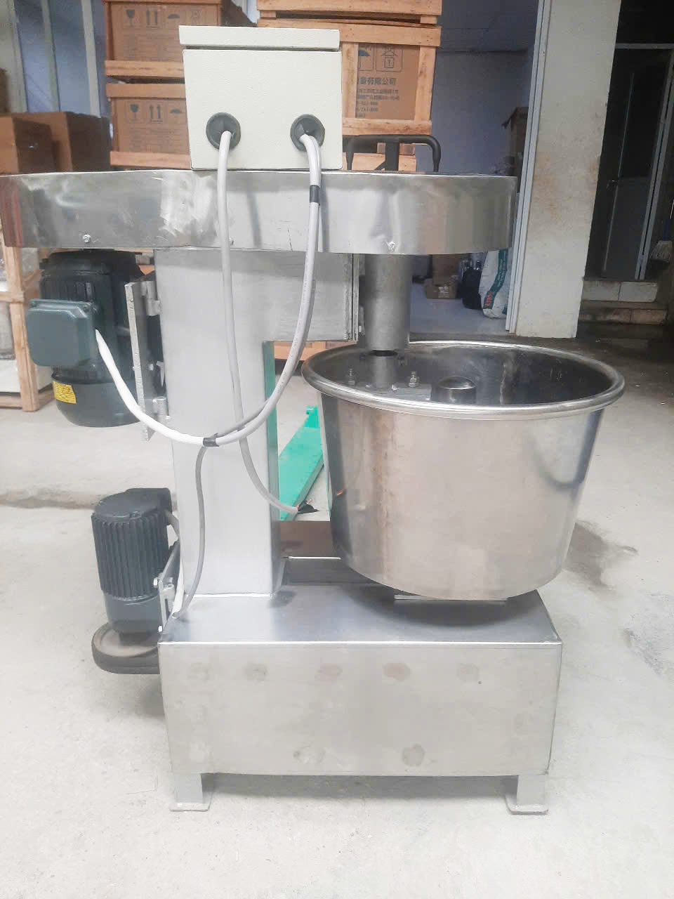 máy trộn bột 15kg Việt Nam