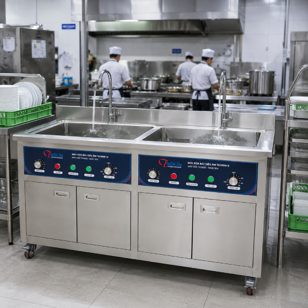 Máy rửa bát siêu âm TA1800+2 trong bếp công nghiệp